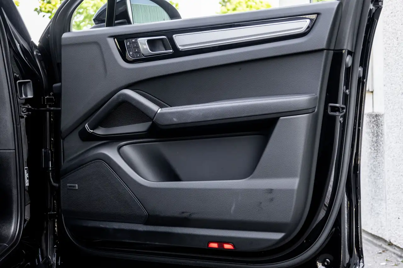 Porsche Cayenne - Image 41