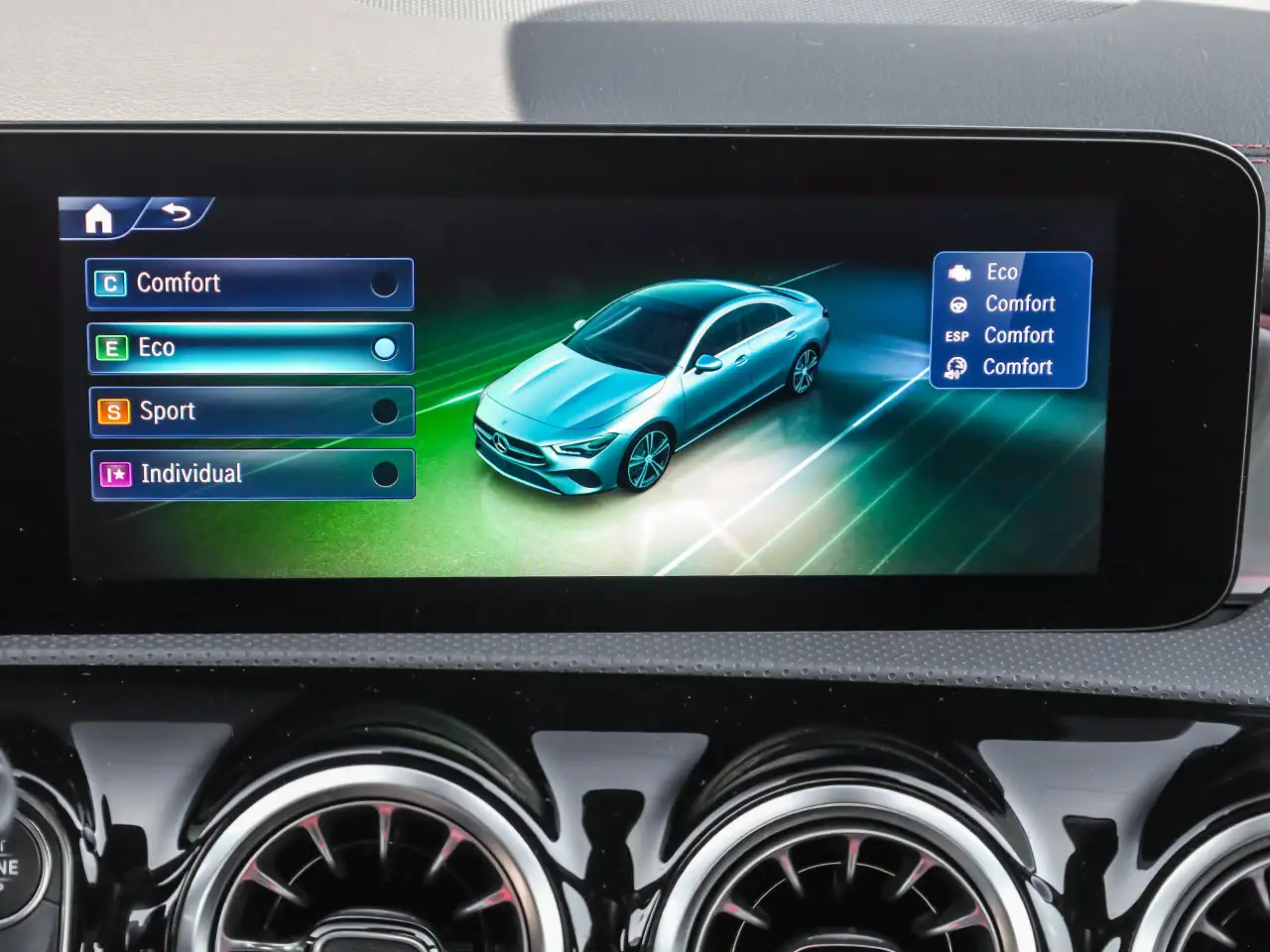 Mercedes-Benz CLA - Image 27