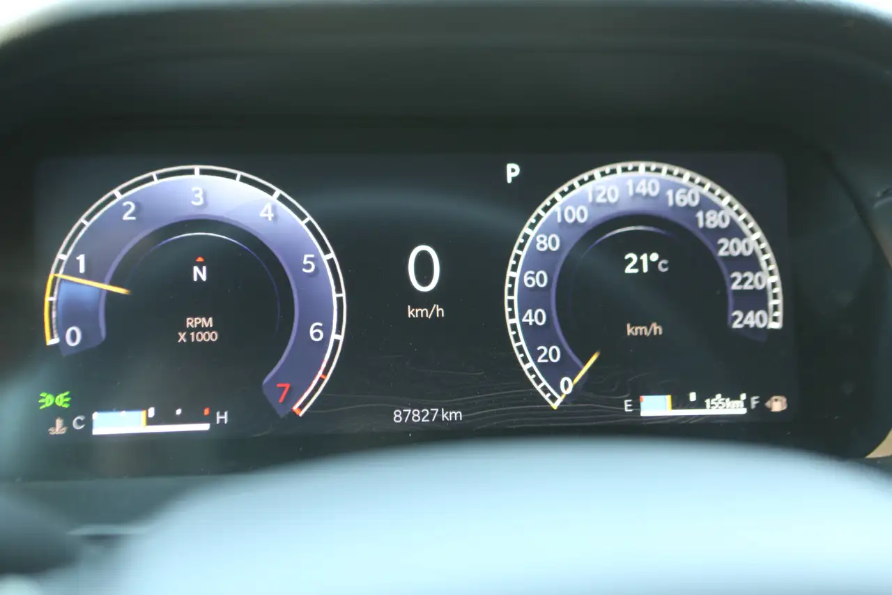 Jeep Grand Cherokee - Image 14