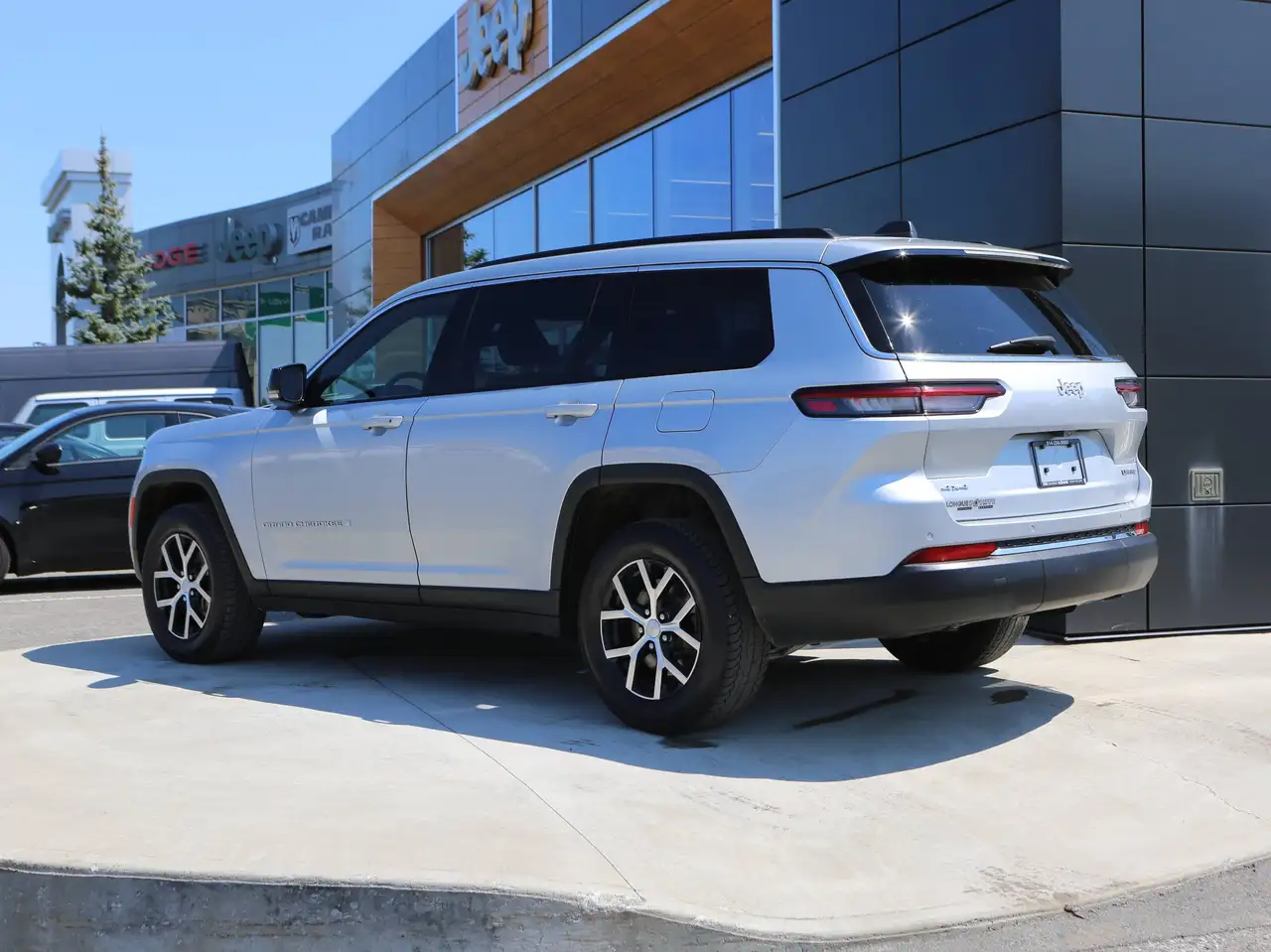 Jeep Grand Cherokee - Image 5