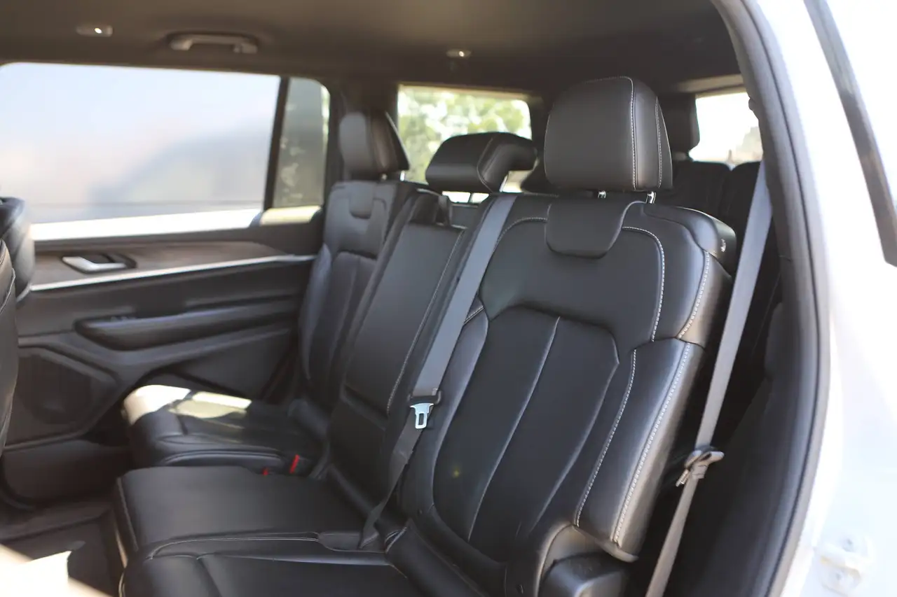 Jeep Grand Cherokee - Image 33
