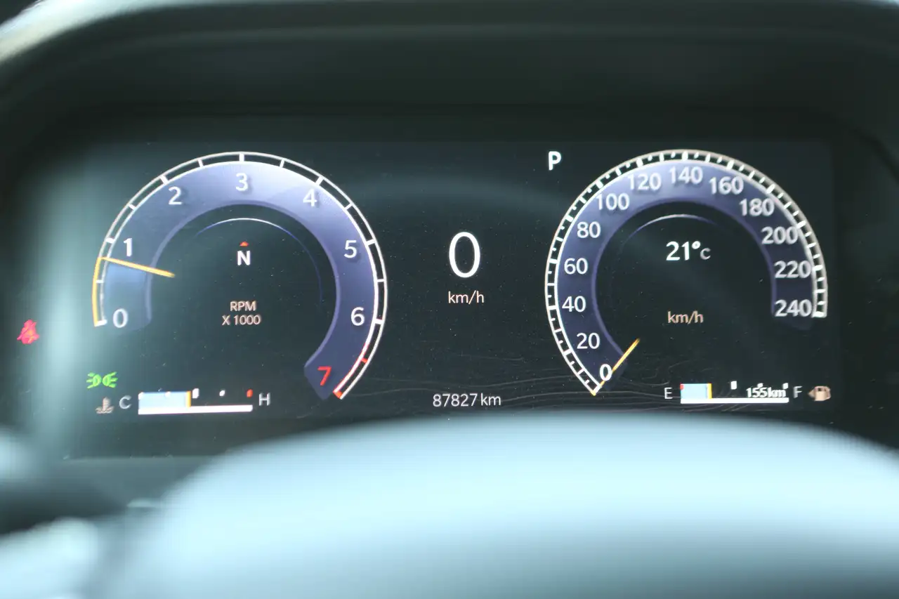 Jeep Grand Cherokee - Image 13