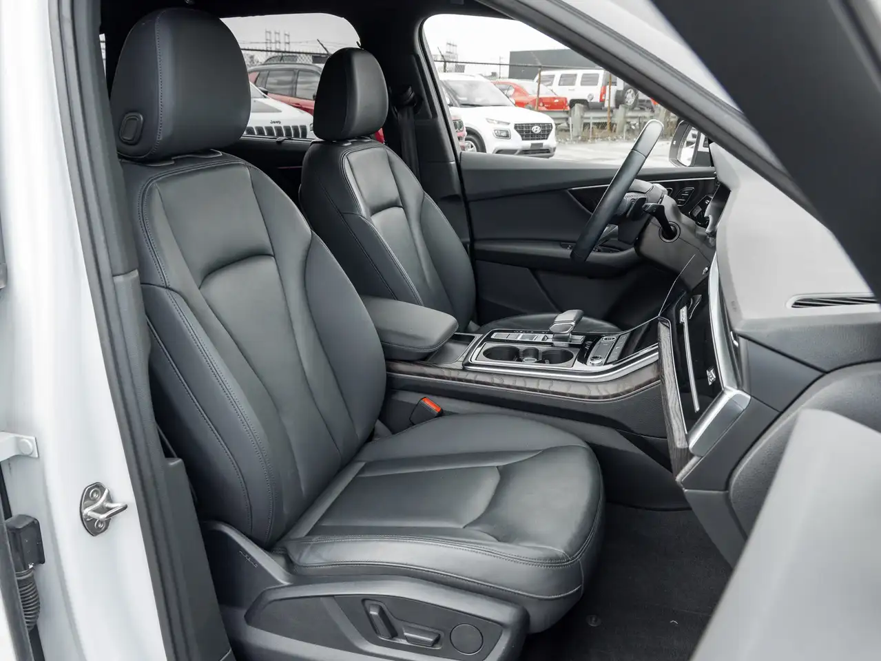Audi Q7 - Image 21