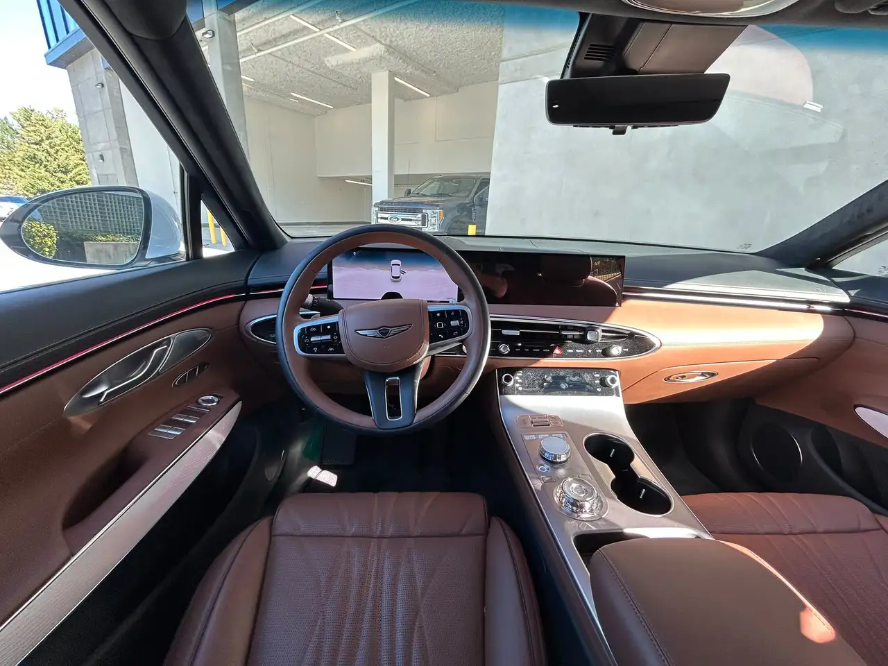 Genesis GV70 - Image 11