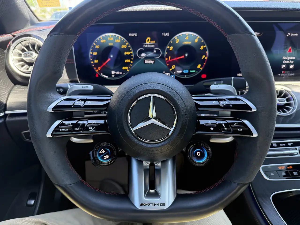 Mercedes-Benz E-Class - Image 13