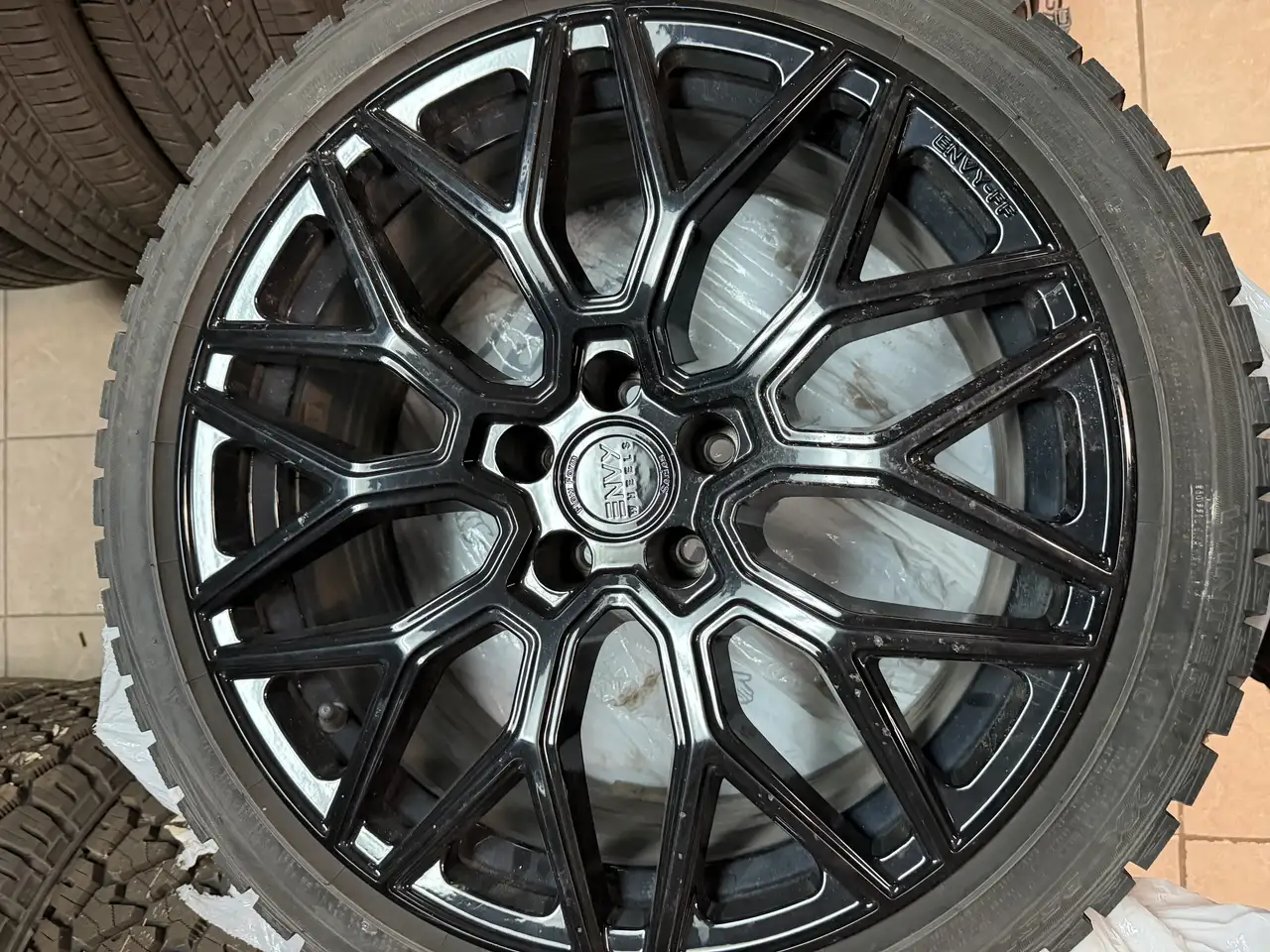 Mercedes-Benz E-Class - Image 18