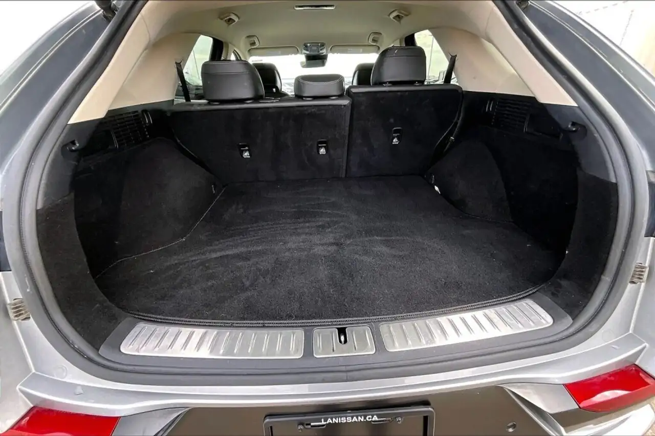 Genesis GV70 - Image 28