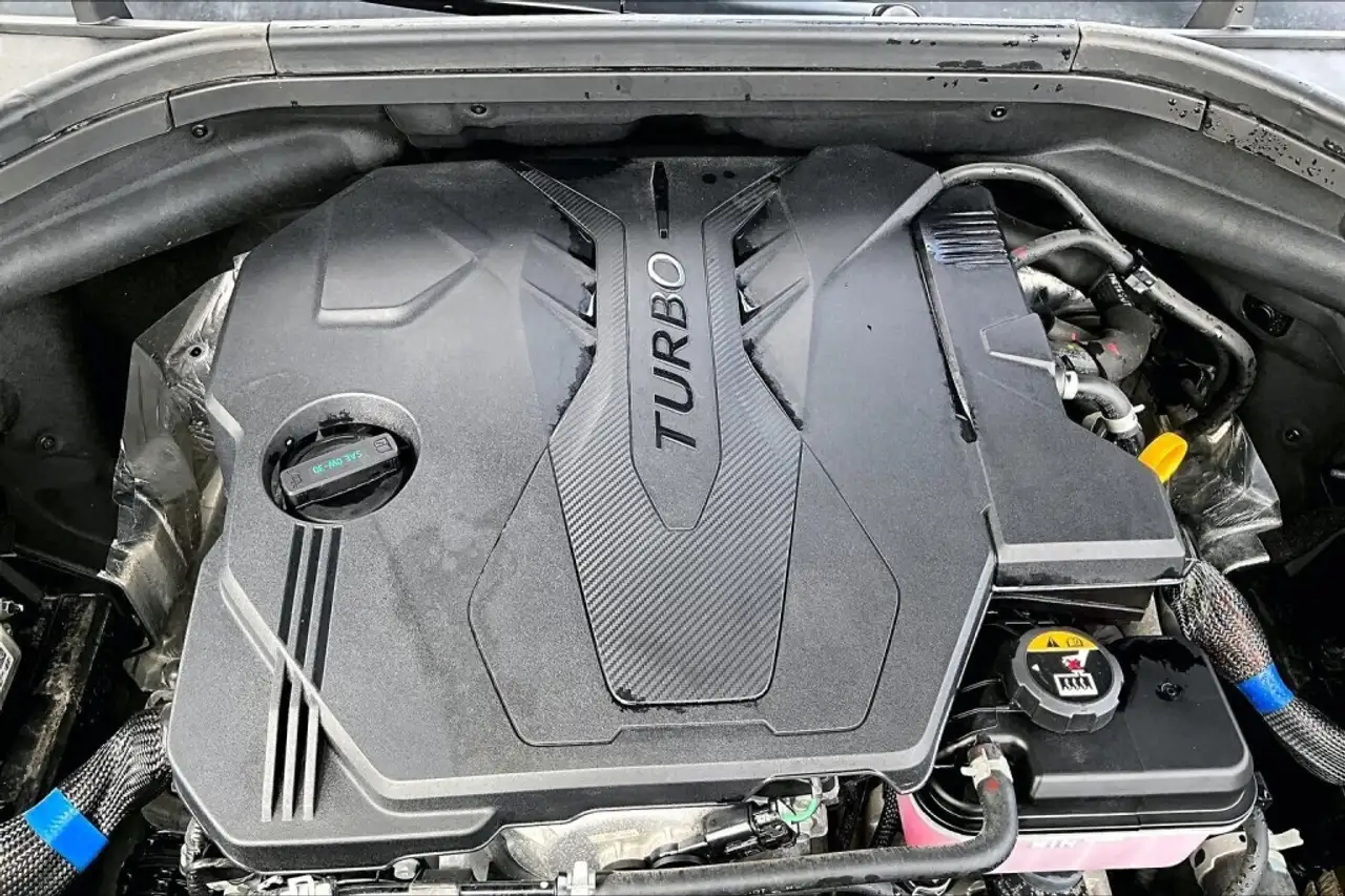 Genesis GV70 - Image 33