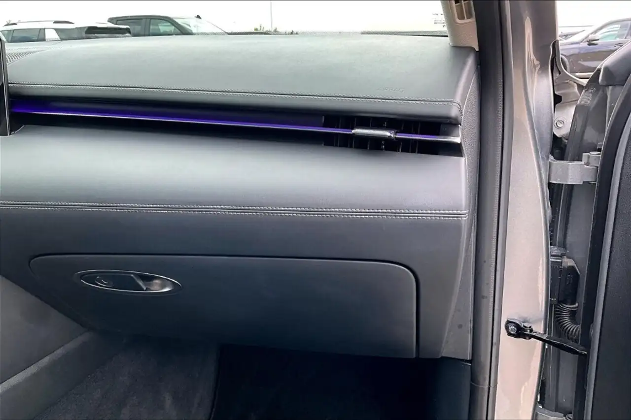 Genesis GV70 - Image 16