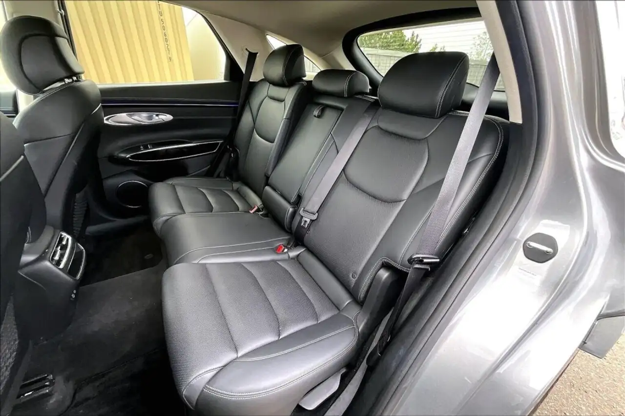Genesis GV70 - Image 26
