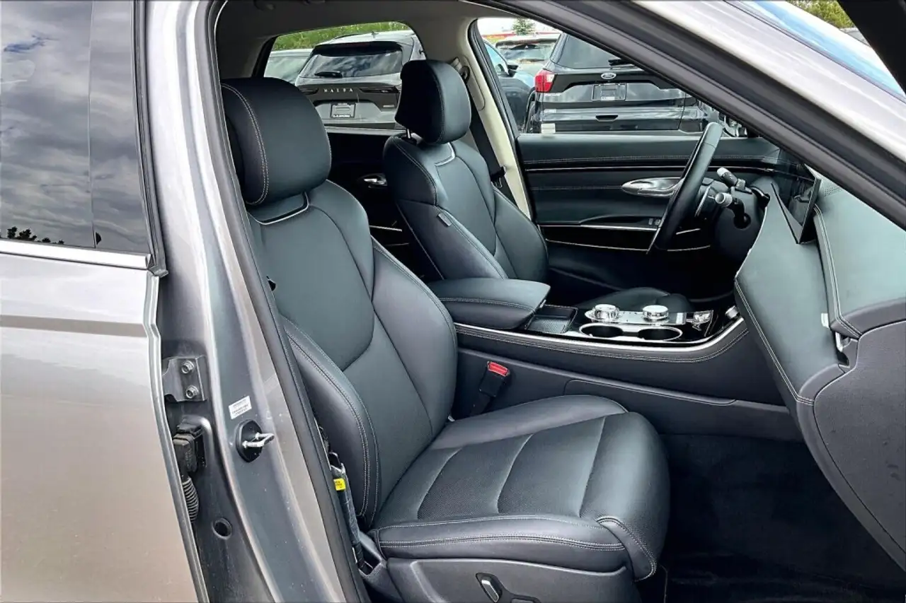 Genesis GV70 - Image 7