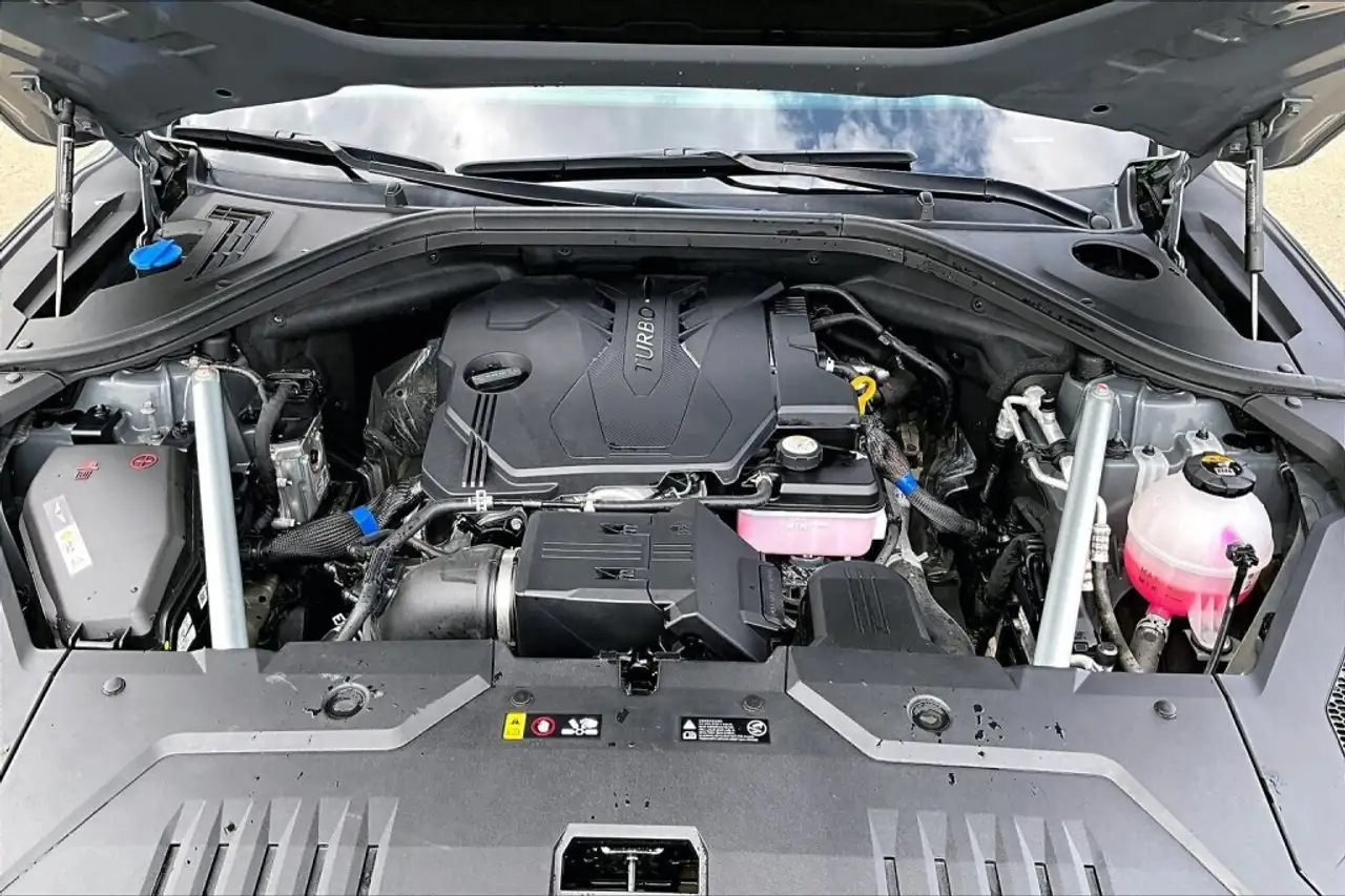 Genesis GV70 - Image 10