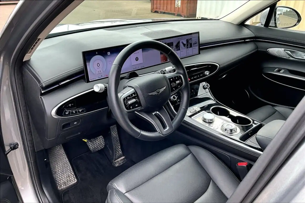 Genesis GV70 - Image 14