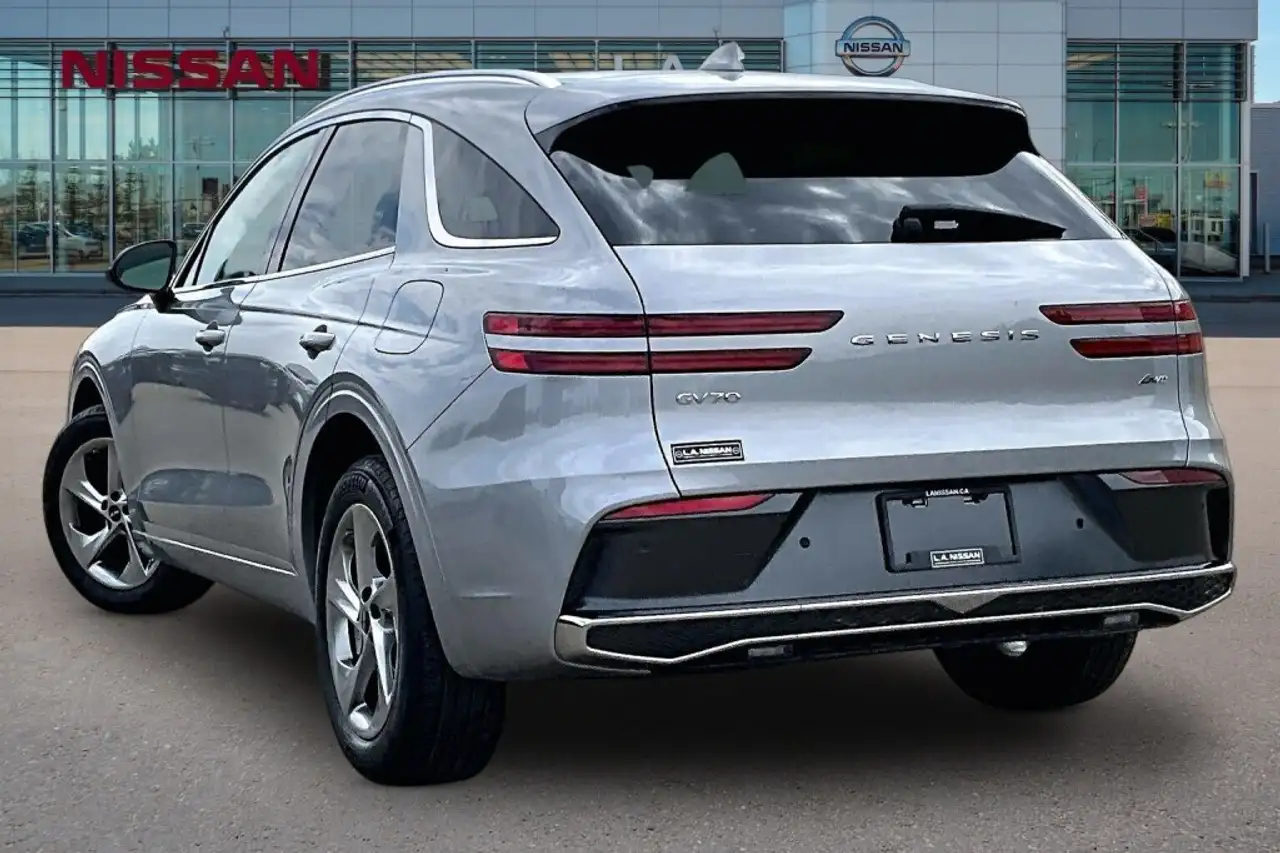 Genesis GV70 - Image 11