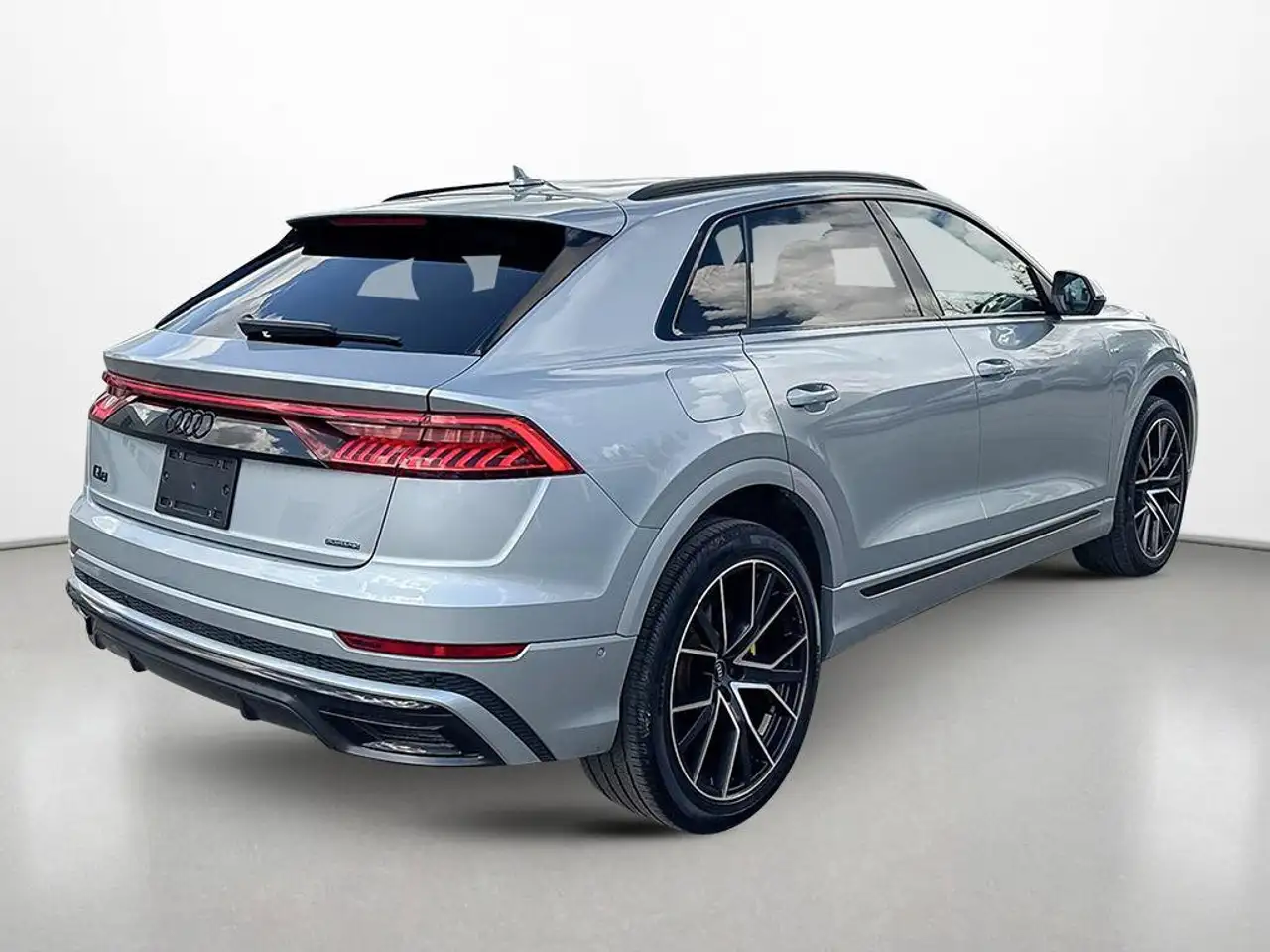 Audi Q8 - Image 6