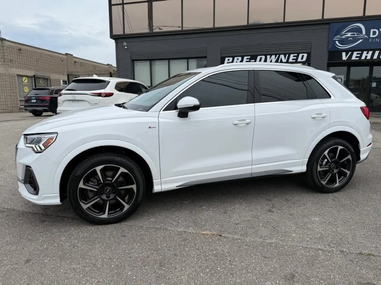 Audi Q3 - Image 10