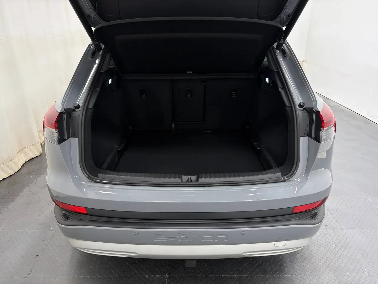 Audi Q4 e-tron - Image 8