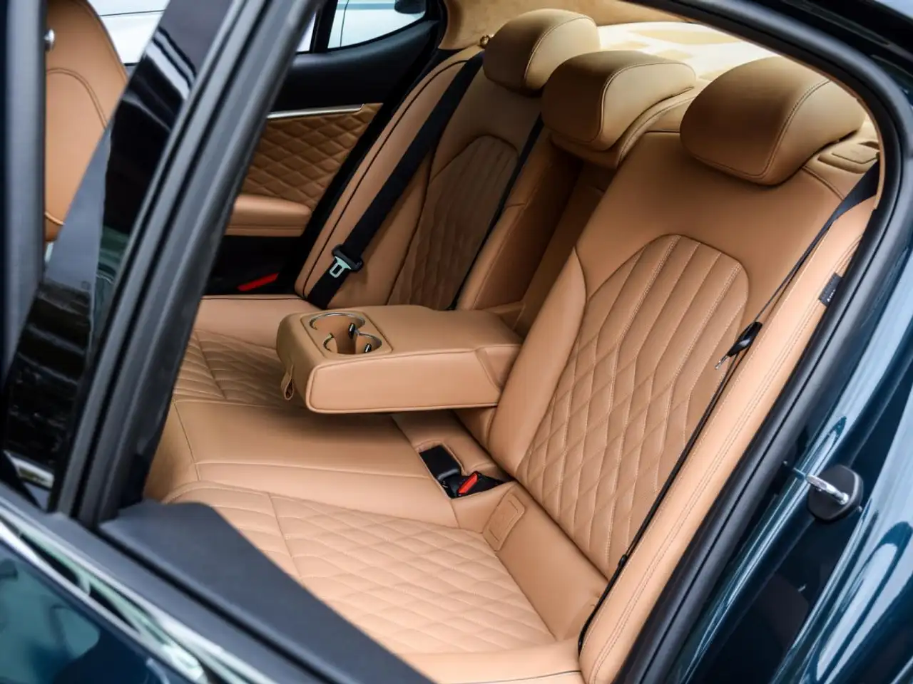 Genesis G70 - Image 15