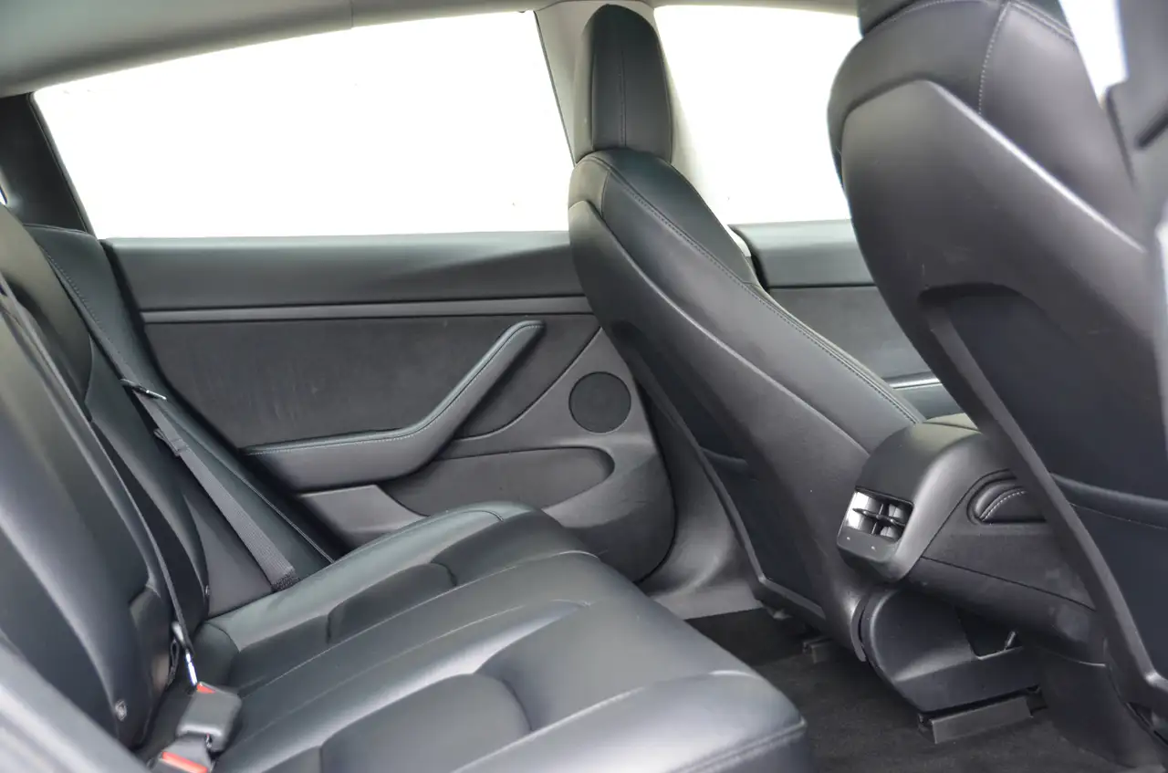 Tesla Model 3 - Image 19