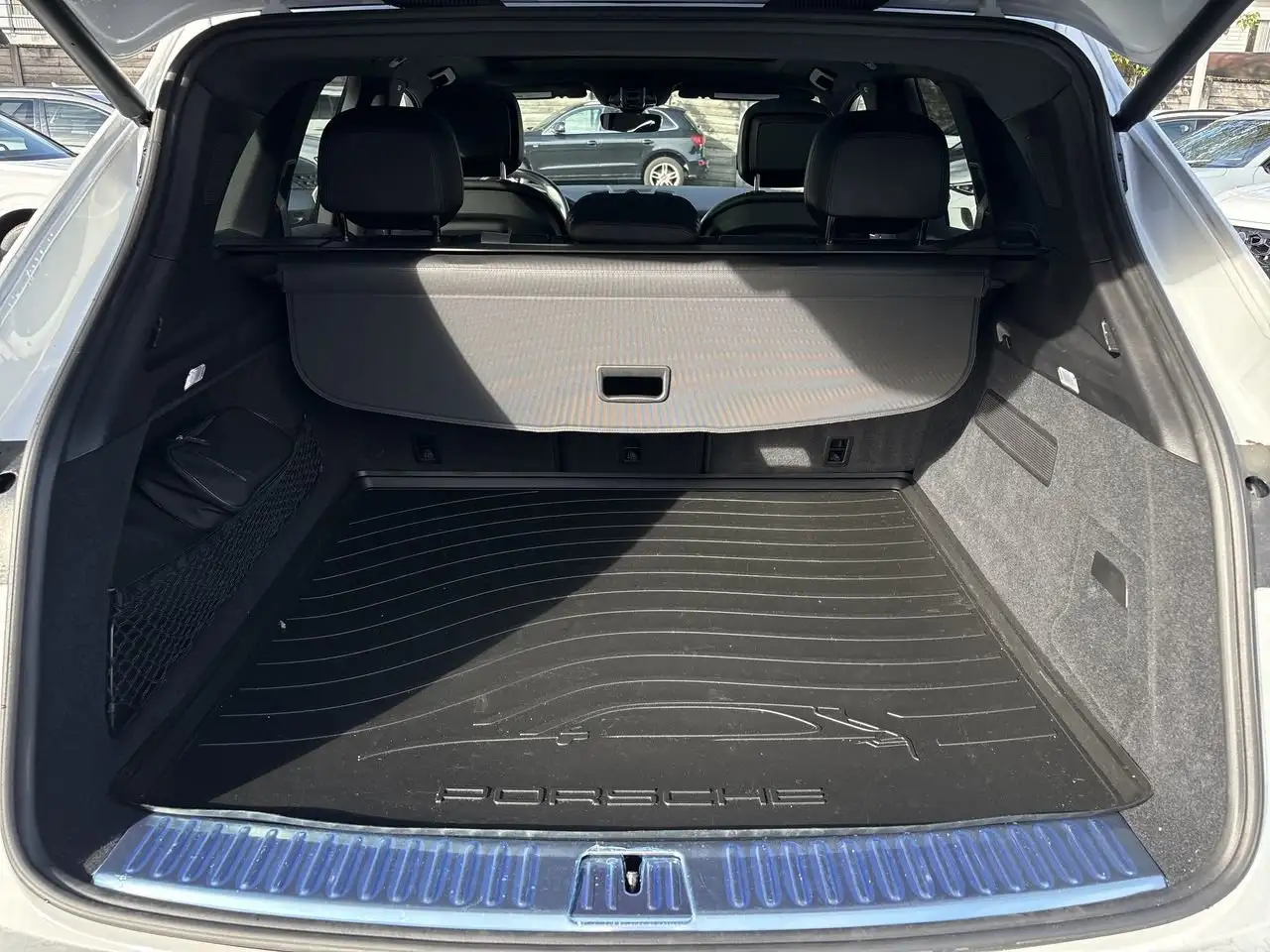 Porsche Cayenne - Image 31