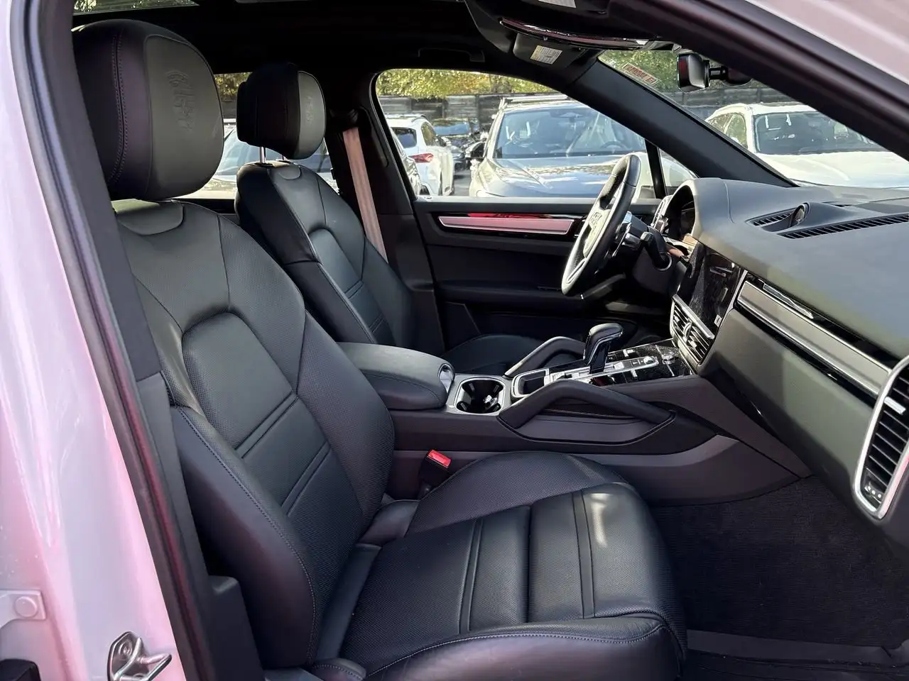 Porsche Cayenne - Image 32