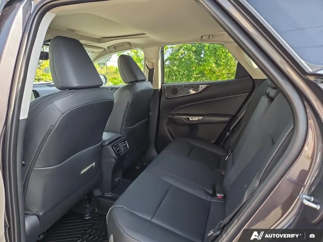 Lexus NX - Image 23