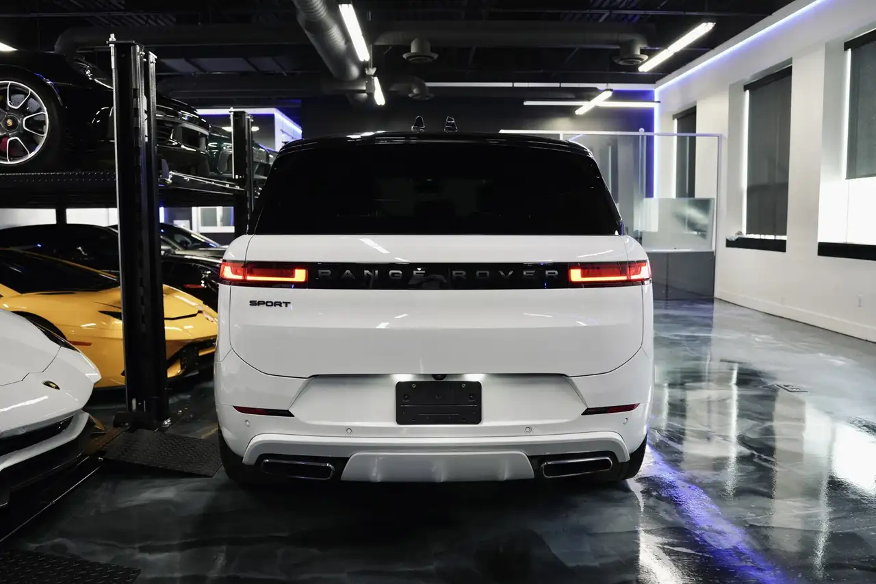 Land Rover Range Rover Sport - Image 10