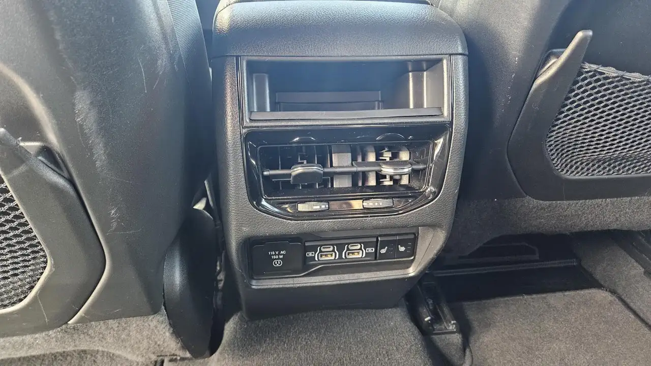 Jeep Grand Cherokee - Image 21