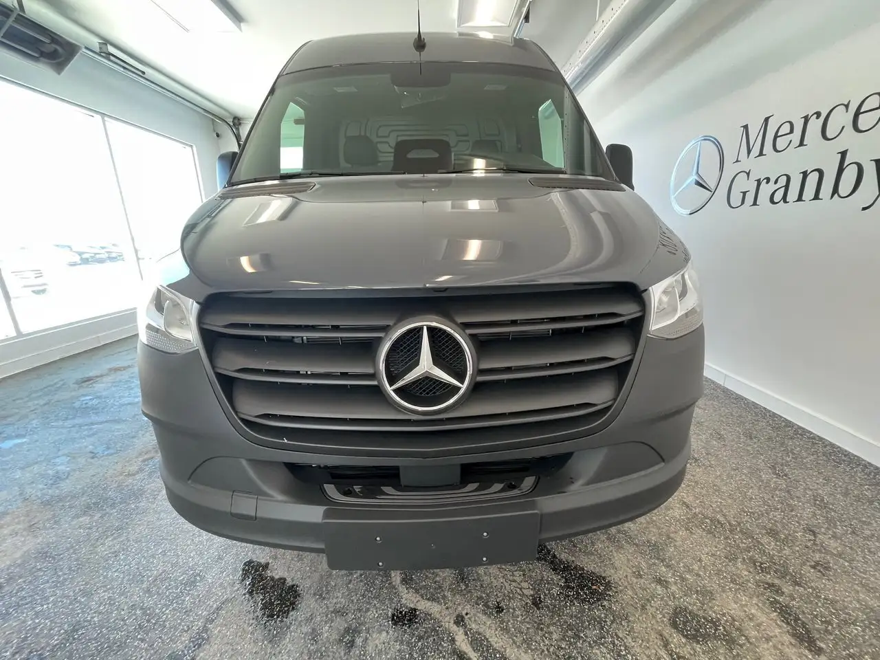 Mercedes-Benz Sprinter - Image 8