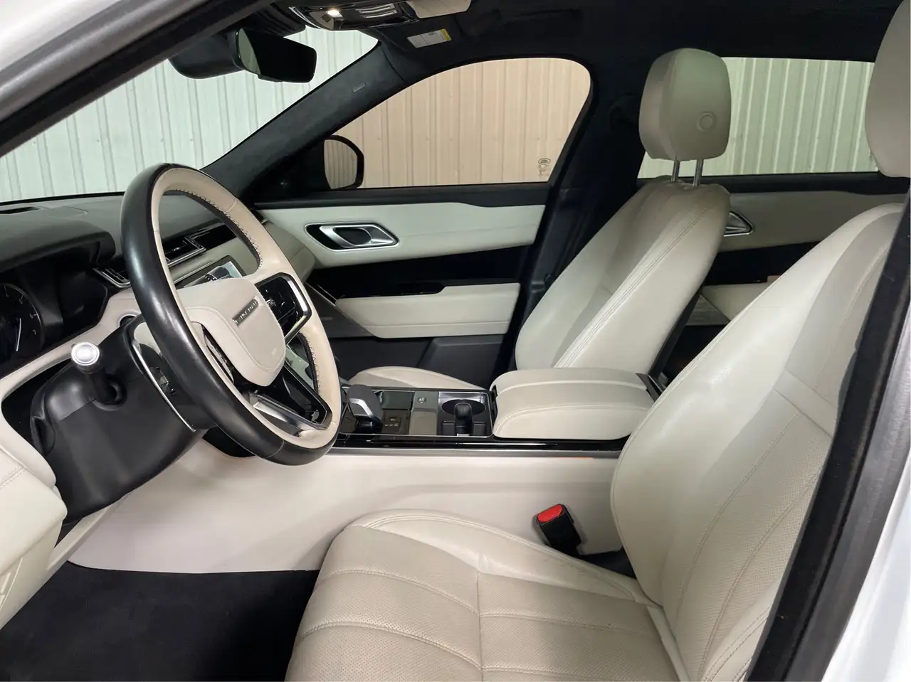 Land Rover Range Rover Velar - Image 3