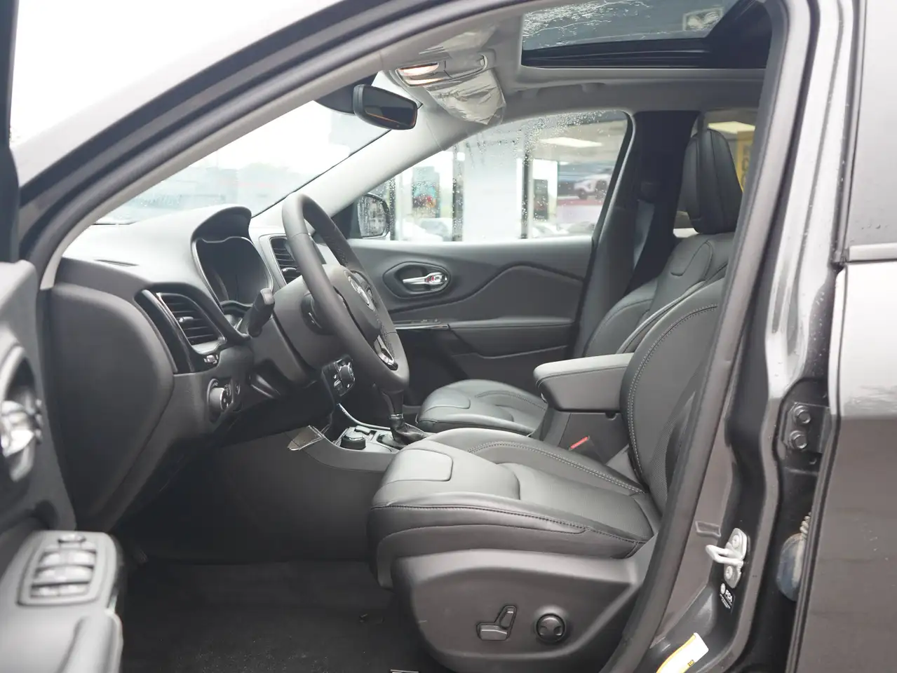 Jeep Cherokee - Image 10