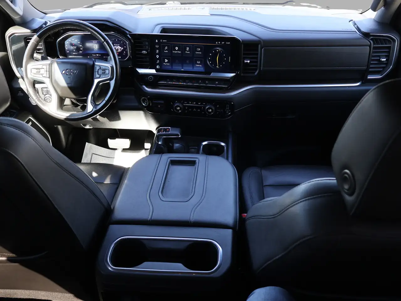 Chevrolet Silverado 1500 - Image 12