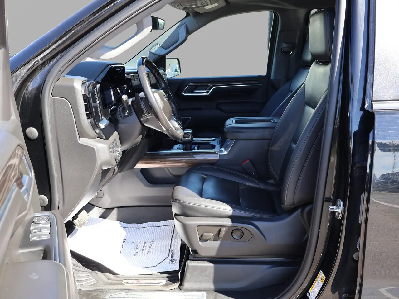 Chevrolet Silverado 1500 - Image 15