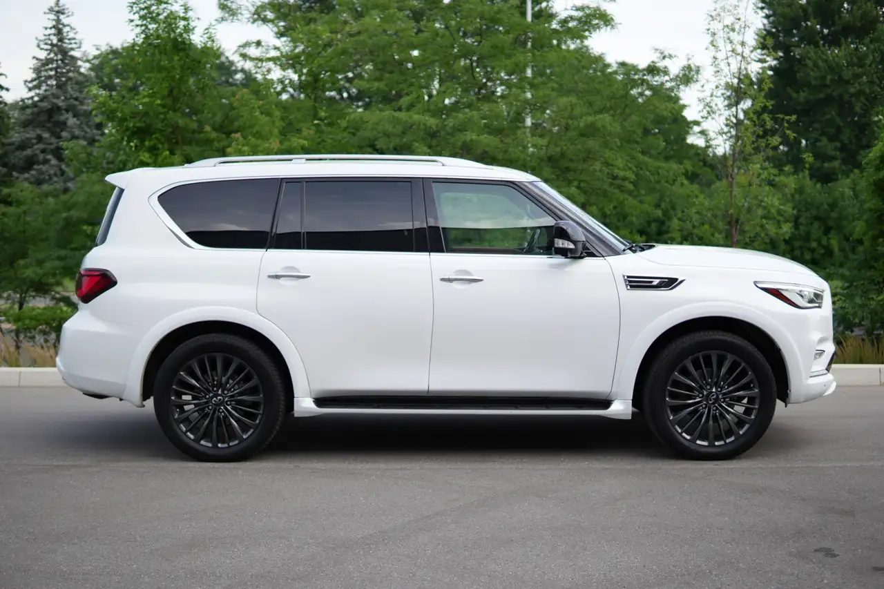 Infiniti QX80 - Image 3