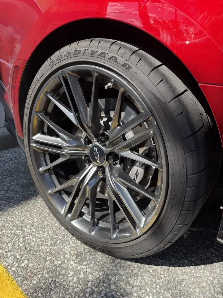 Chevrolet Camaro - Image 12
