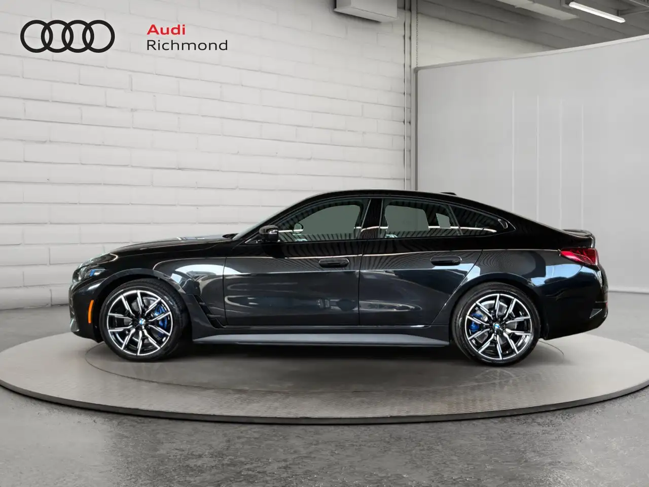 BMW i4 - Image 2