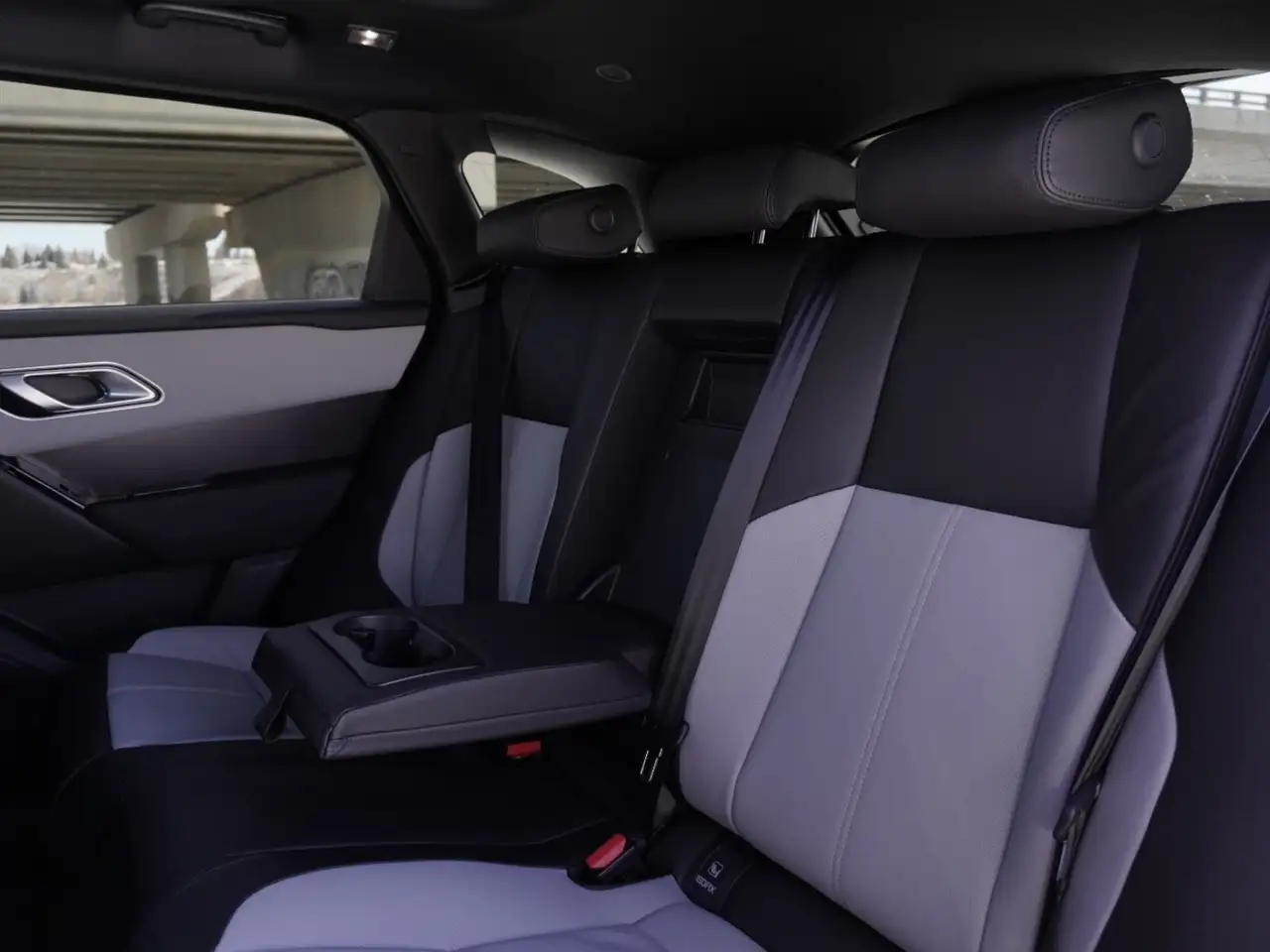 Land Rover Range Rover Velar - Image 20