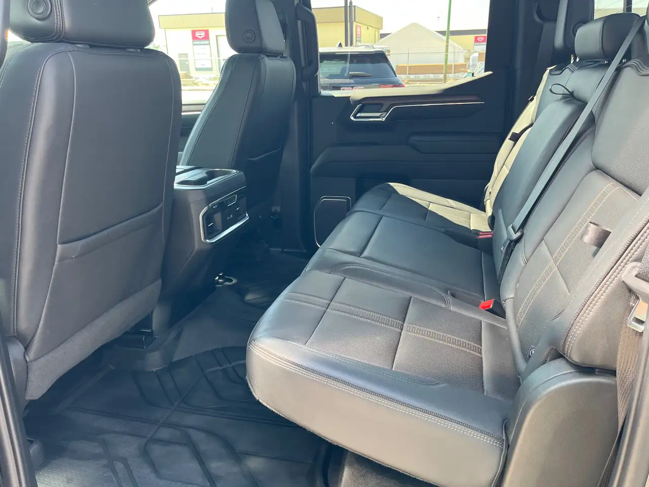 Chevrolet Silverado 1500 - Image 3