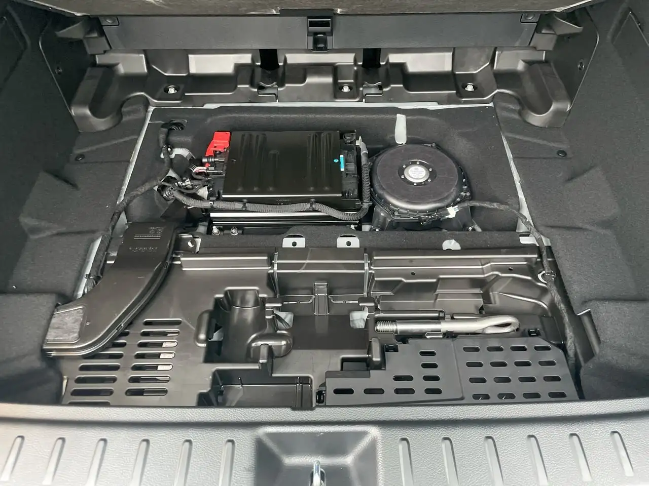 Mercedes-Benz GLB - Image 33