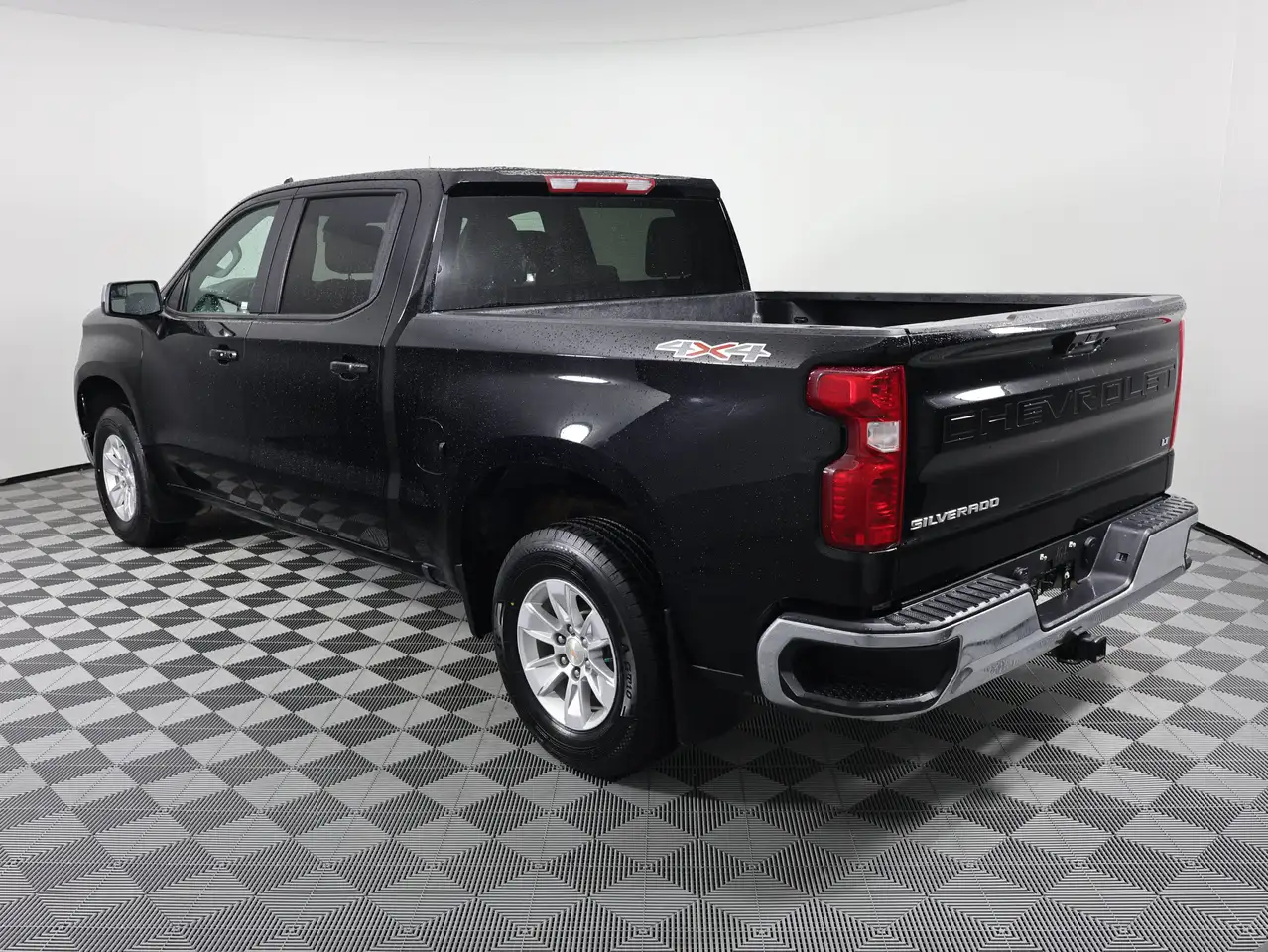 Chevrolet Silverado 1500 - Image 8