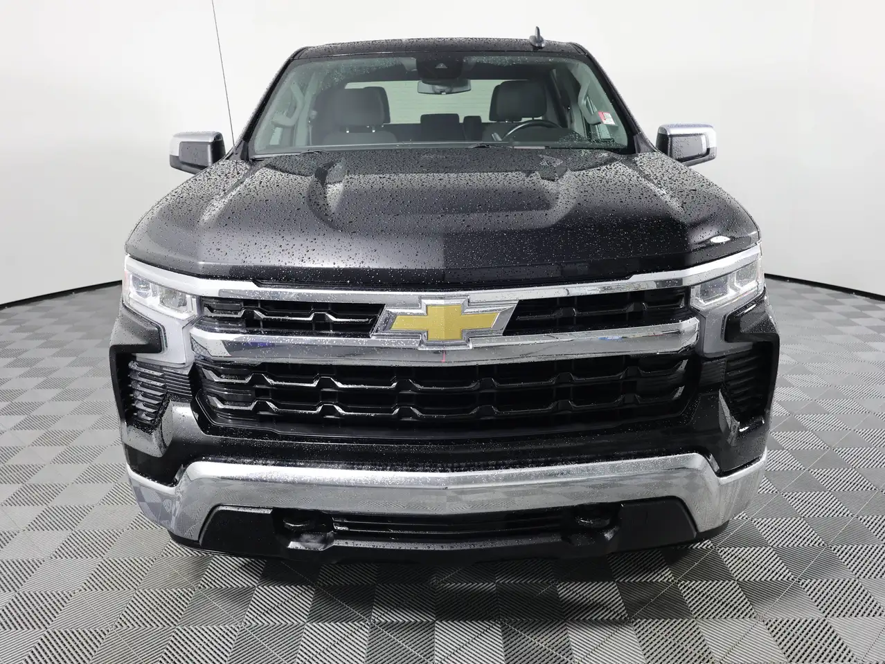 Chevrolet Silverado 1500 - Image 2