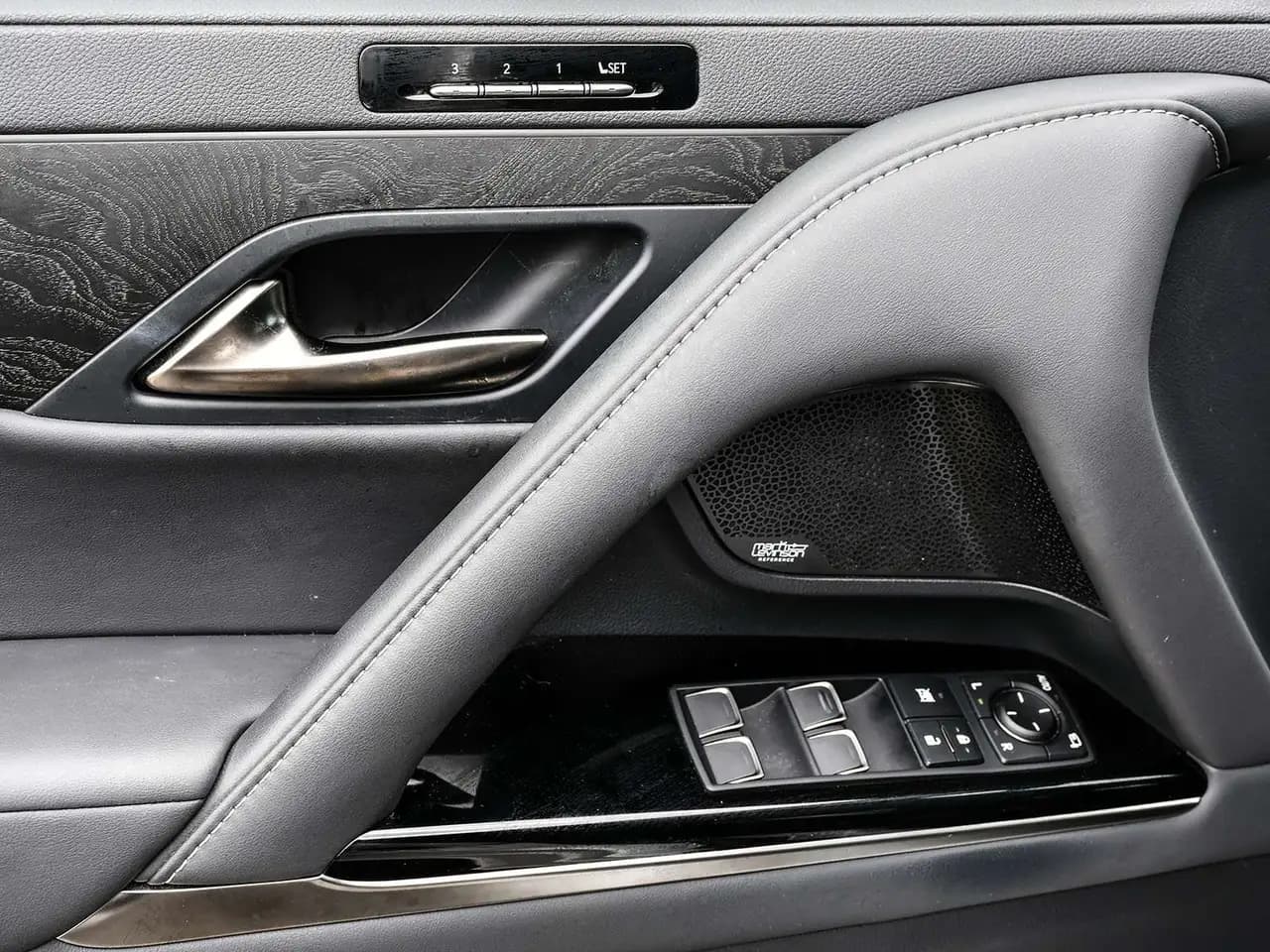 Lexus LX - Image 13