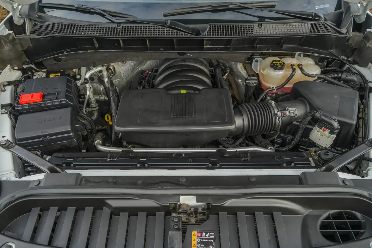 Chevrolet Silverado 1500 - Image 8
