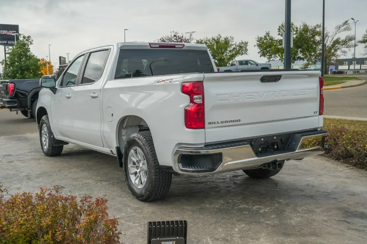 Chevrolet Silverado 1500 - Image 5