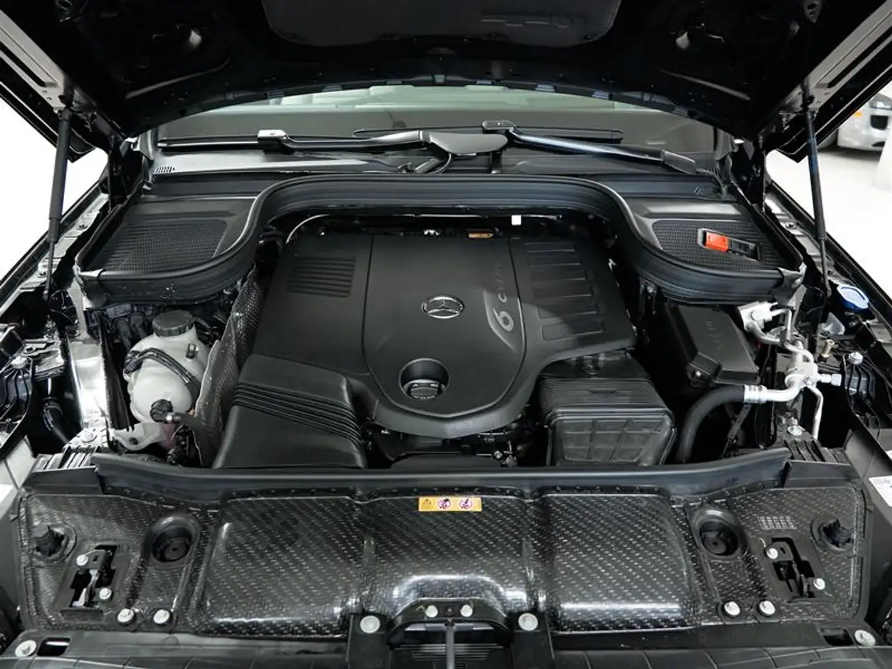 Mercedes-Benz GLE - Image 16