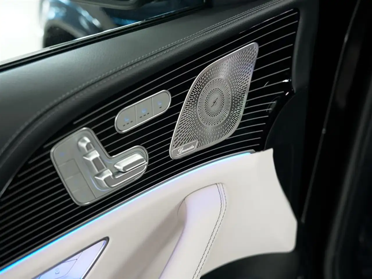 Mercedes-Benz GLE - Image 31