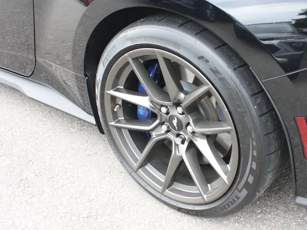 Ford Mustang - Image 8