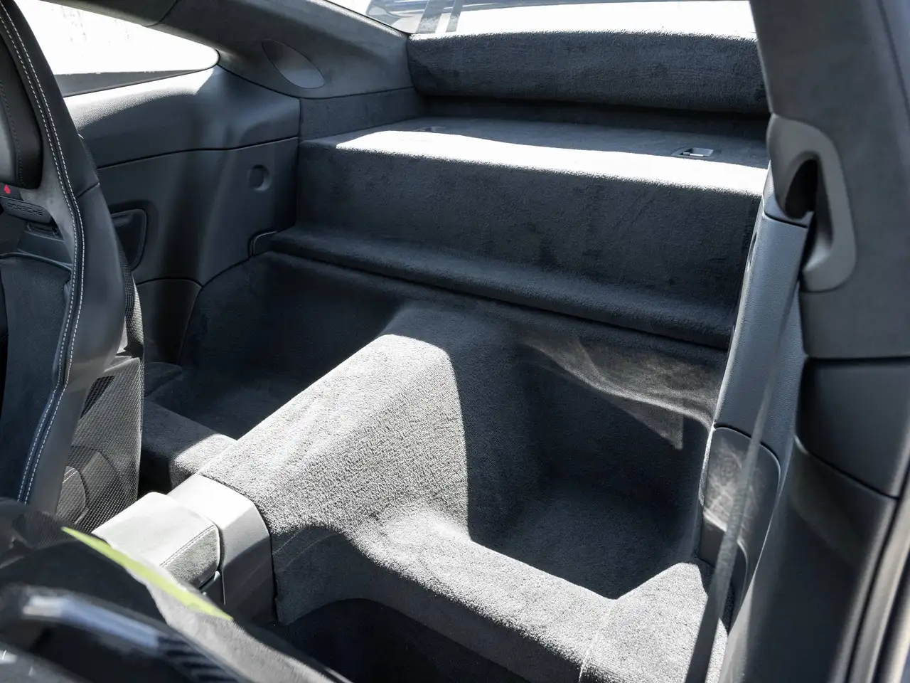 Porsche 911 - Image 44