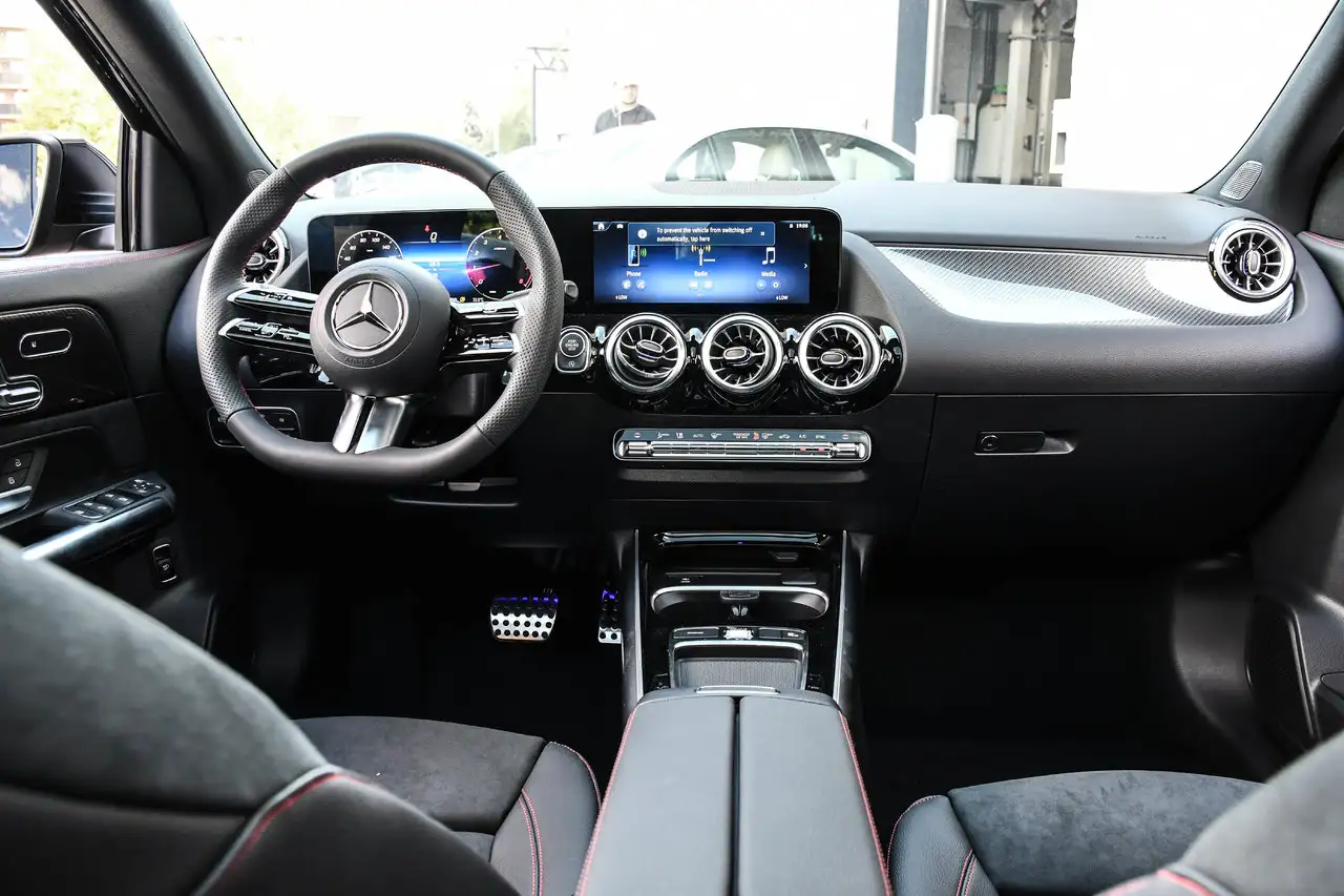 Mercedes-Benz GLA - Image 12