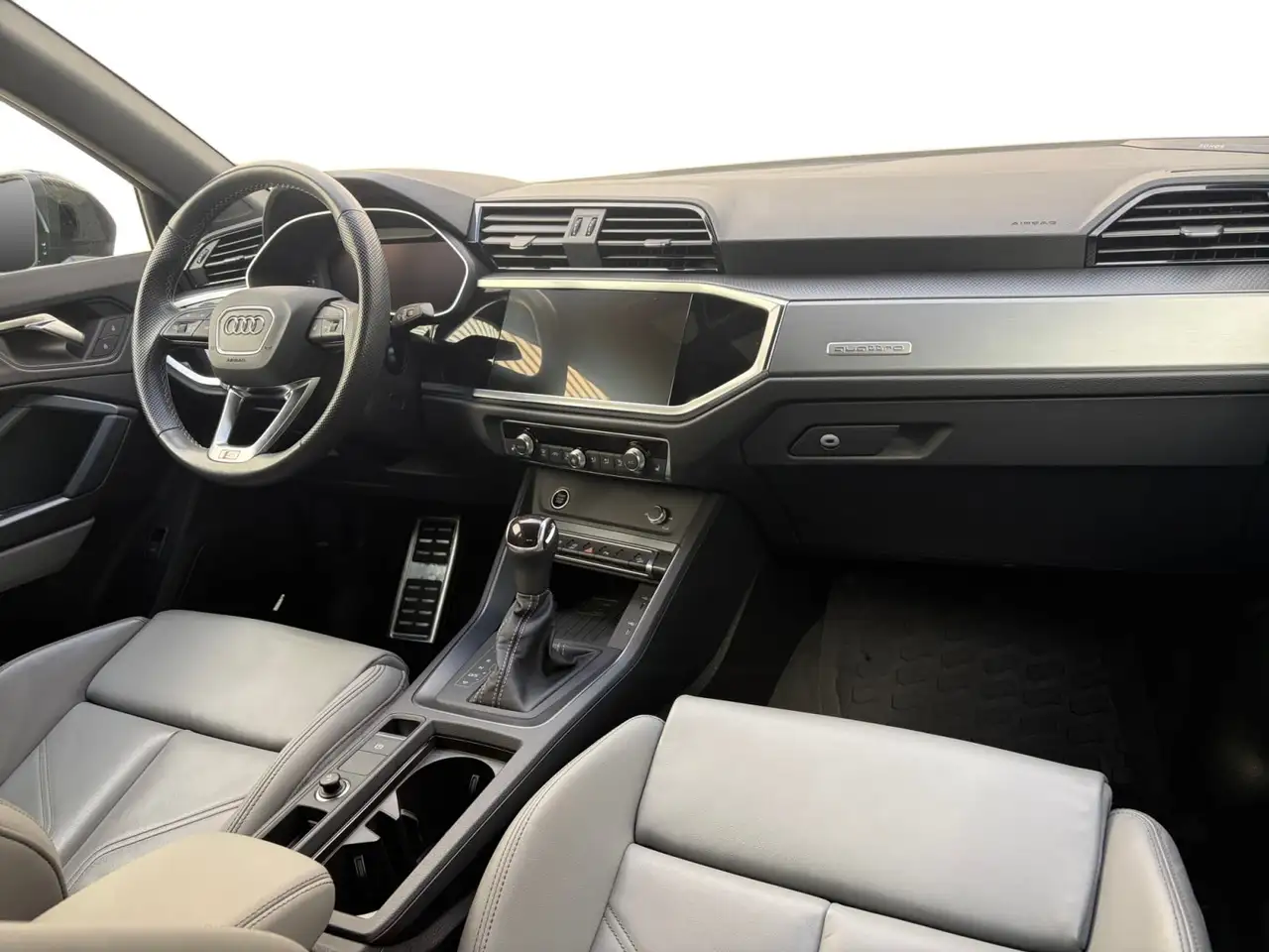 Audi Q3 - Image 13